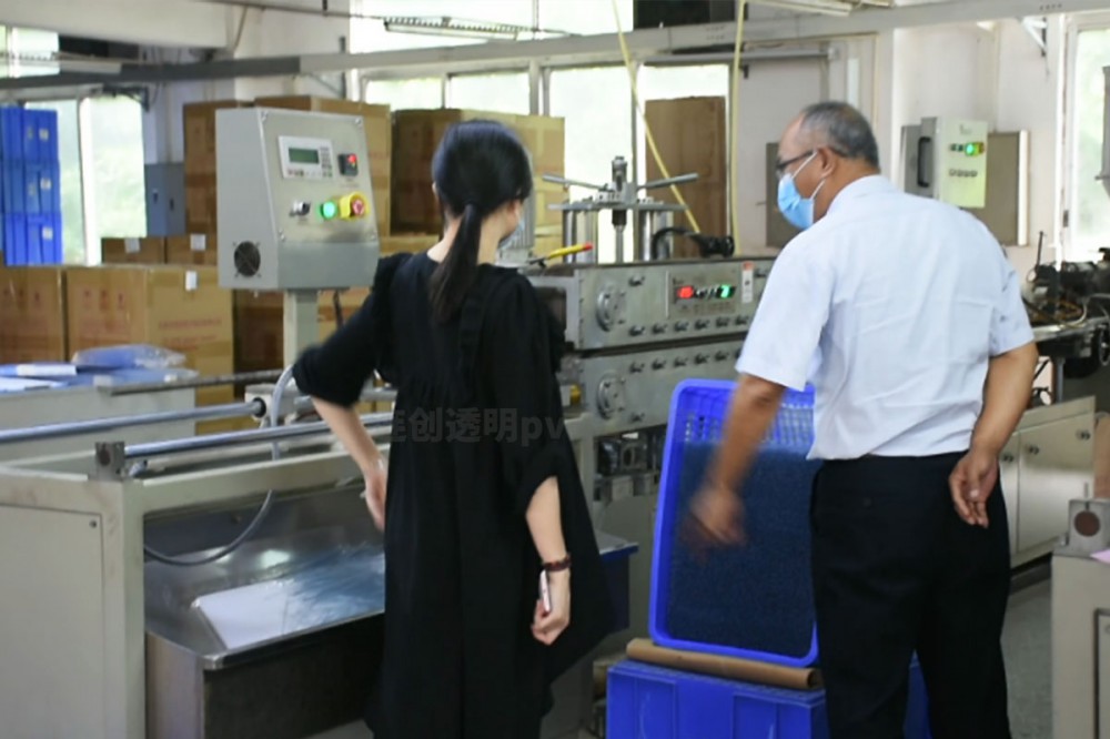 还有苏州朋友疑问电子包装管是不是pvc做的？